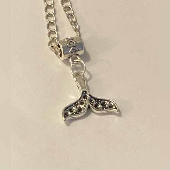 NEW Whale tail necklace - Picture 3 of 3